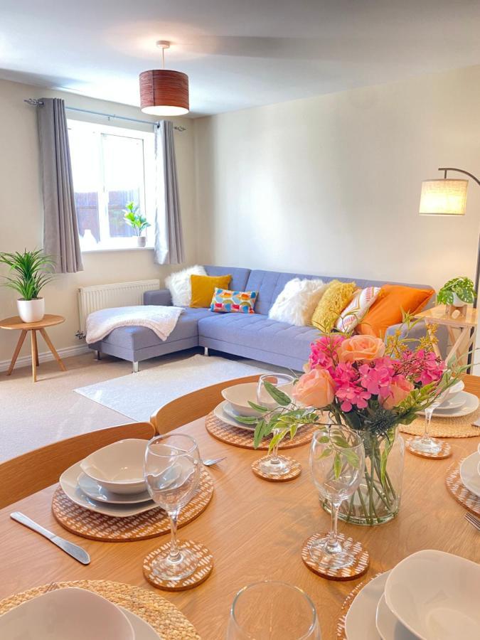 Вилла Free Private Parking! Oakley House And Garden! Fully Equipped 4 Comfy Beds Корби Экстерьер фото